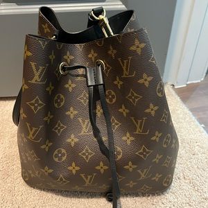 *AUTHENTIC* Louis Vuitton Neonoe MM monogram with black